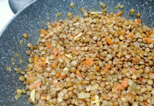 1. Этап. Чечевица с карри: Примерно так должно получиться.