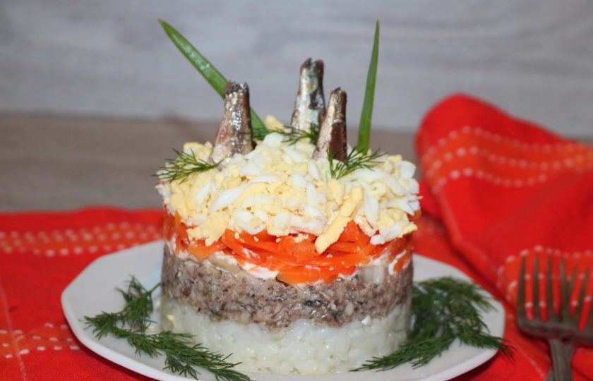 1. Этап. Салат из риса и шпрот: Салат готов. Приятного аппетита!