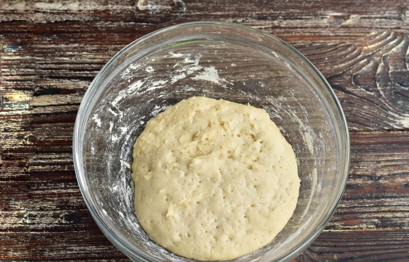 1. Этап. Беляши с капустой: Оставьте его на час в теплом месте.