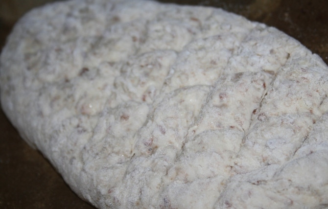 1. Этап. Гречневый хлеб: 8. Я сделала ножом по поверхности теста сеточку.