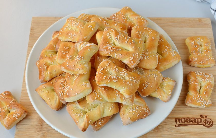 1. Этап. Пышки в духовке: Снимите с пергамента, дайте немного остыть и пробуйте!