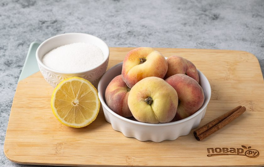 1. Этап. Варенье из инжирных персиков: Подготовьте все ингредиенты.