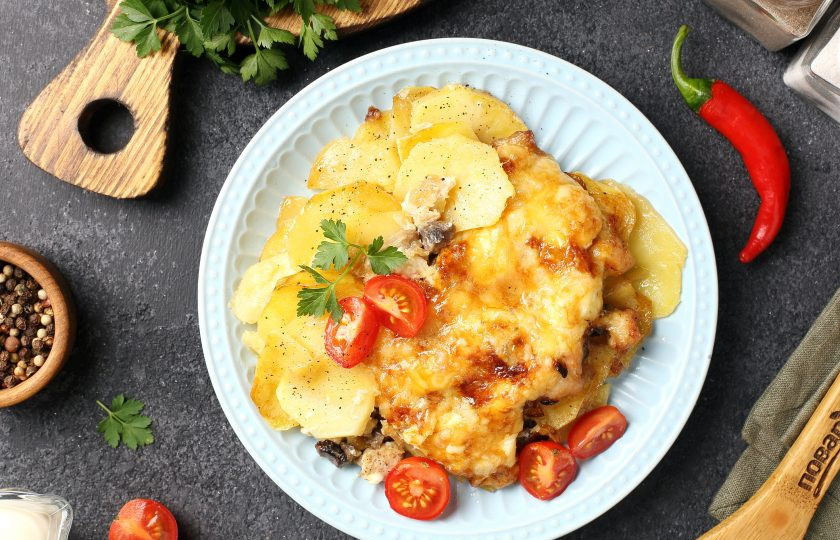1. Этап. Запеканка из куриного филе с картошкой, грибами и сыром: Приятного аппетита!