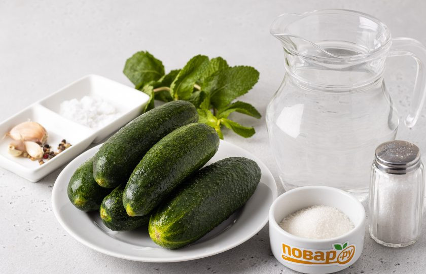 1. Этап. Огурцы с мятой на зиму: Подготовьте все ингредиенты.