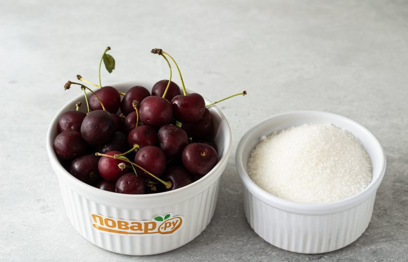 1. Этап. Конфитюр из вишни: Подготовьте все ингредиенты.