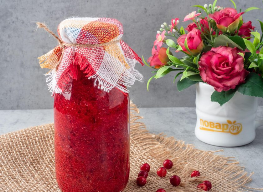 1. Этап. Брусника с сахаром на зиму: Настоящая кладезь витаминов к зимнему чаю. Вкусных вам заготовок!