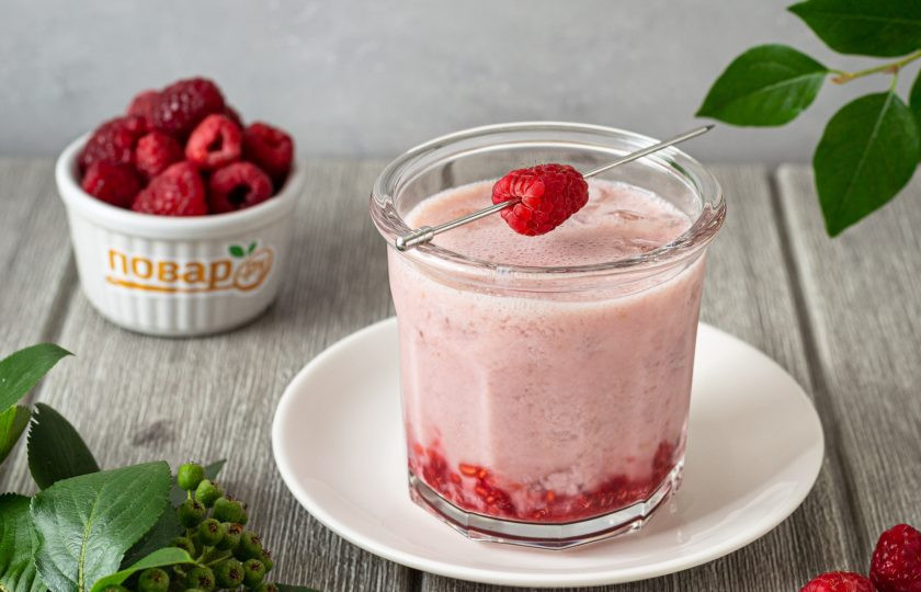 1. Этап. Малиновый шейк: Перелейте шейк в стакан. Добавьте лед. Напиток готов!