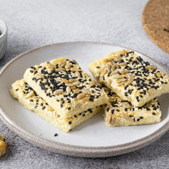 Печенье с семечками подсолнуха и кунжутом