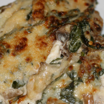 Запеканка с курицей, рисом и грибами