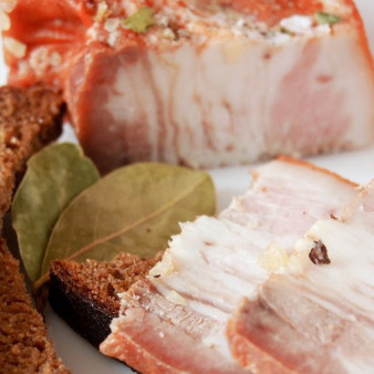 Засолка сала с луковой шелухой