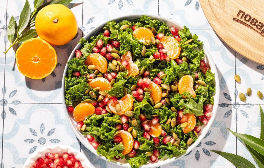 1. Этап. Салат c мандарином, гранатом и тыквенными семечками: Салат c мандарином, гранатом и тыквенными семечками готов, приятного вам аппетита!