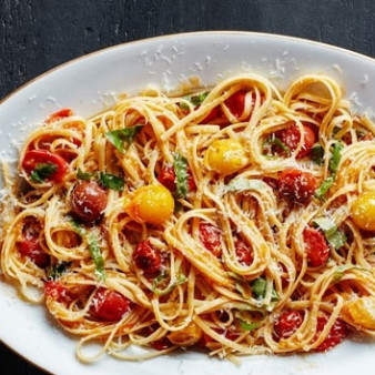 Спагетти с соусом