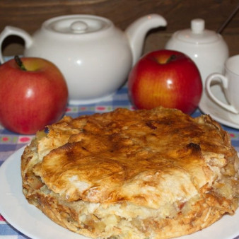Слоеный яблочный пирог