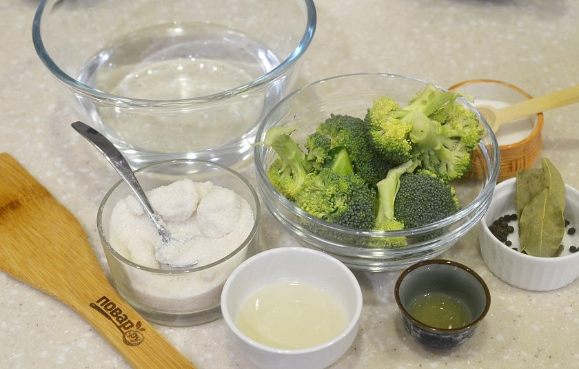 1. Этап. Маринованная брокколи: 1. Подготовьте необходимые ингредиенты.
