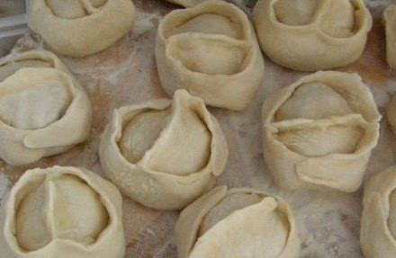 1. Этап. Тесто для мантов в хлебопечке: Теперь нам остается только налепит вкуснейшие манты.