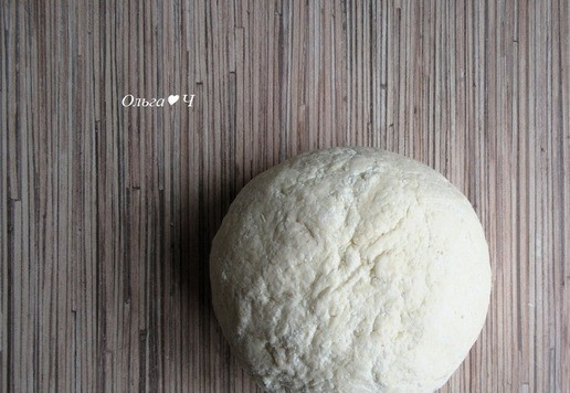 1. Этап. Закусочные ватрушки с индейкой: Замесите тесто.