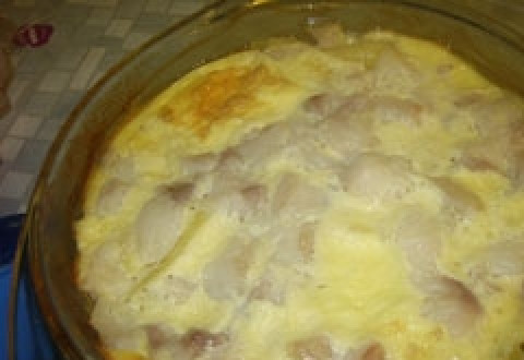 1. Этап. Морской язык с картофелем: 6. Отправляем форму с будущим блюдом в духовку и запекаем примерно 50 минут при температуре 180 градусов. Блюдо считается готовым, когда на нем образуется золотистая корочка.