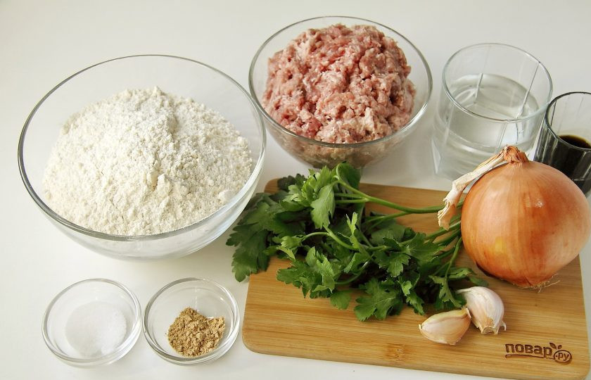 1. Этап. Тибетские пельмени: Подготовьте все ингредиенты.