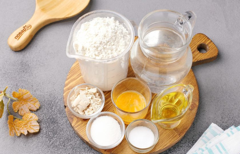 1. Этап. Оладьи Как в школе: Подготовьте все ингредиенты.