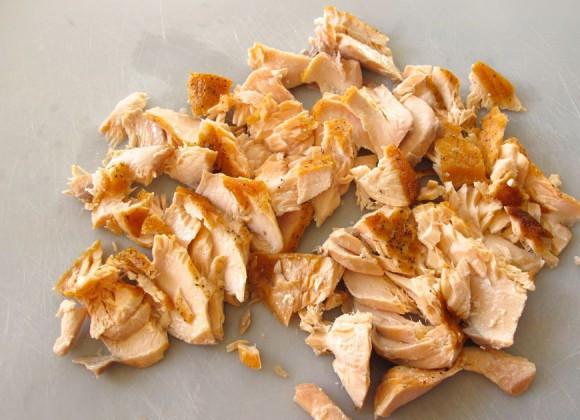 1. Этап. Котлеты из лосося с луком: Лосось испечь в духовке при 210 градусах 8-10 минут.