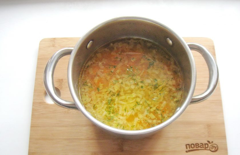 1. Этап. Суп мудрости: В готовый суп добавьте нарезанный укроп или петрушку.