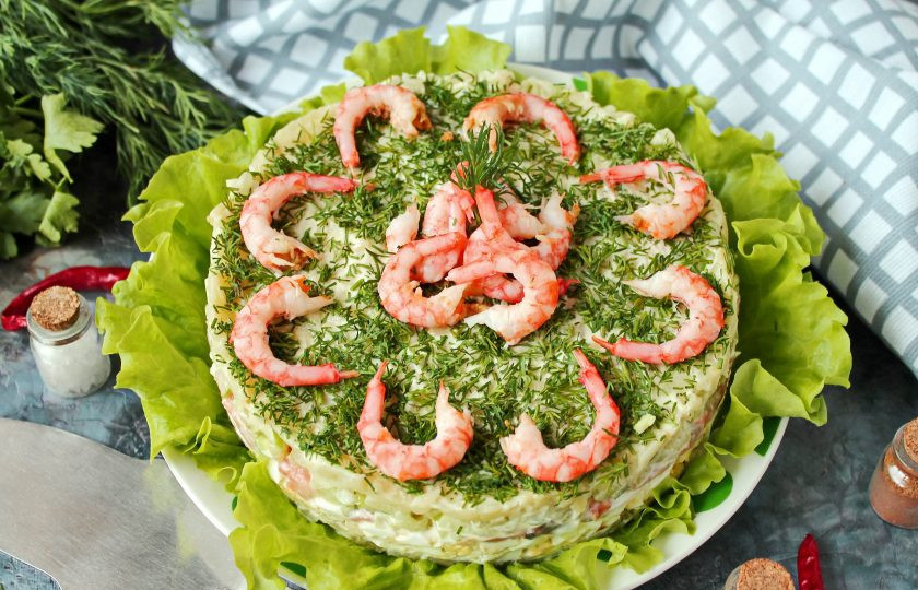 1. Этап. Салат с красной рыбой и креветками слоями: Приятного аппетита!