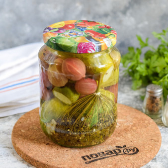 Огурцы с крыжовником на зиму