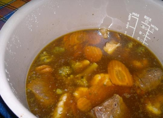 1. Этап. Тушеные говяжьи ребрышки в мультиварке: 5. Далее включите режим 