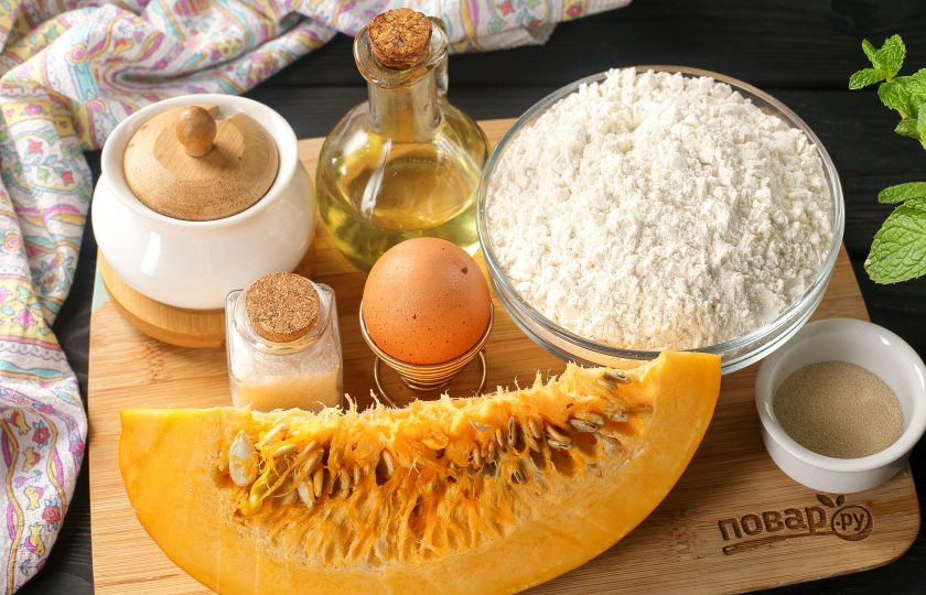 1. Этап. Пышки из тыквы: Подготовьте все ингредиенты.