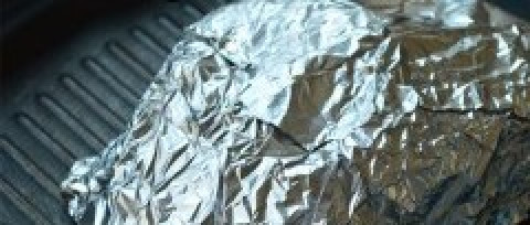 1. Этап. Телятина в фольге: Отправляем запекаться в духовку на 2 часа, температура 190 градусов.