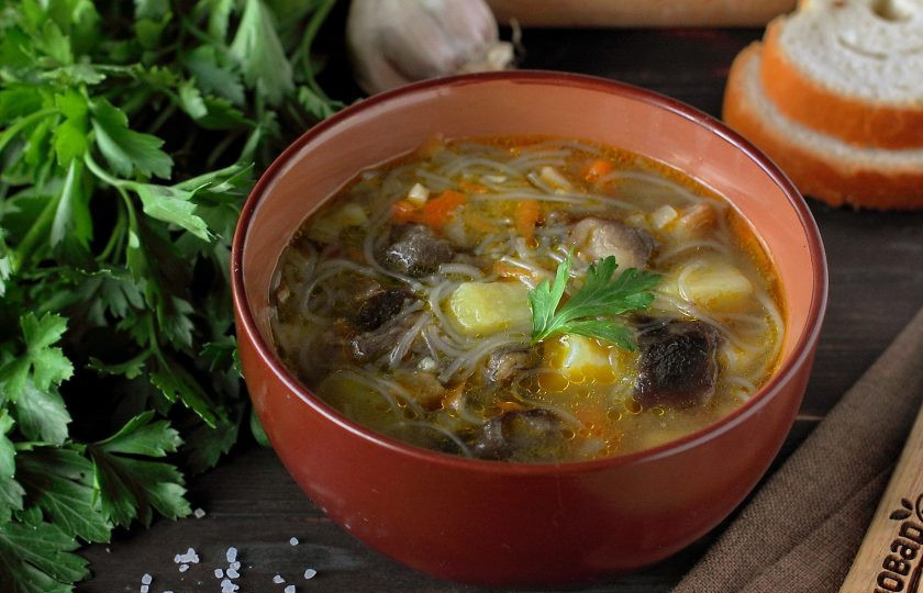 1. Этап. Грибной суп с фунчозой: Приятного аппетита!