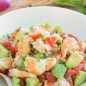 Салат с креветками и авокадо