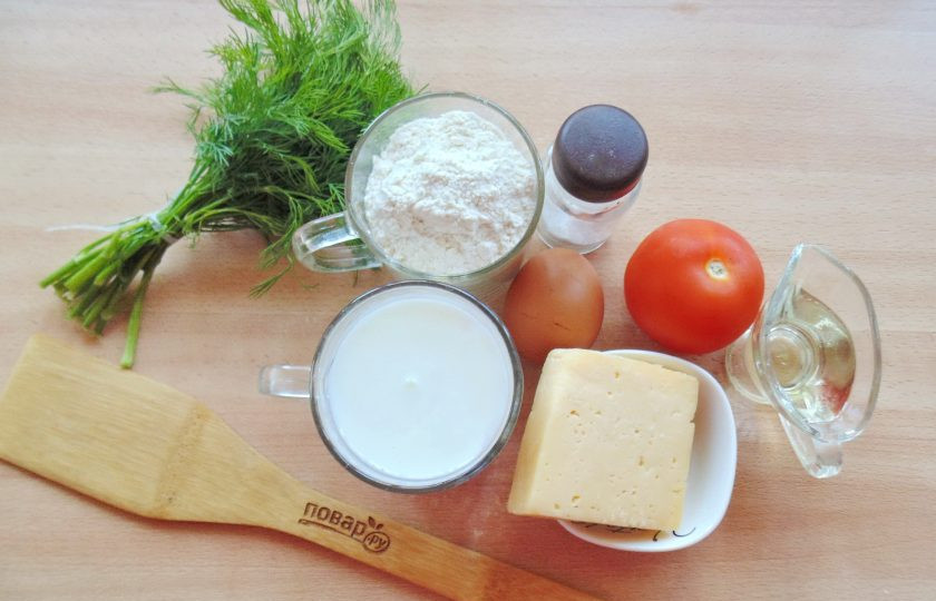 1. Этап. Оладьи с помидорами и сыром: Возьмите ингредиенты для приготовления оладий.