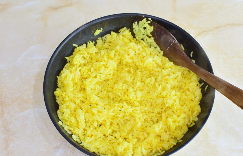 1. Этап. Оранжевый цыпленок: Обжарьте рис 3-5 минут.