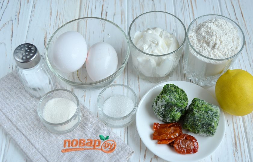 1. Этап. Вафли со шпинатом: 1. Подготовьте продукты. Шпинат размораживать не обязательно, даже лучше, когда он замороженный. В сезон свежей зелени заменяйте смело его свежим.