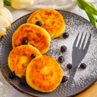 Сырники из творога с корицей