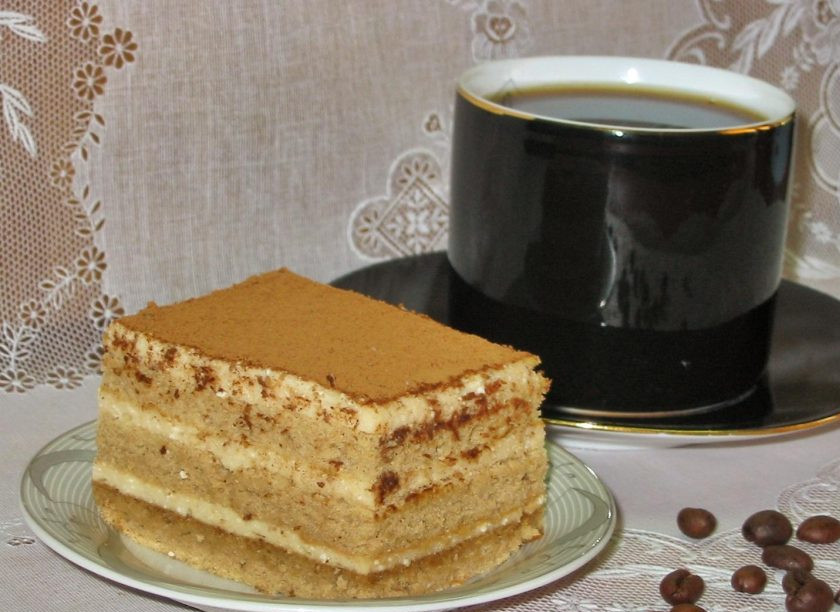 1. Этап. Тирамису Вива Италия: 16. Вот такой вкусный и красивый у нас получился десерт. Если украсить его шариком мороженого - получится еще вкуснее и гармоничнее. Приятного чаепития!