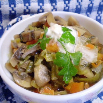 Гуляш из шампиньонов