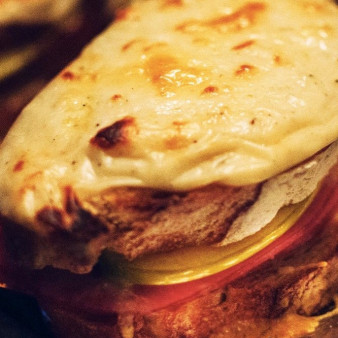 Горячие бутерброды с яблоком