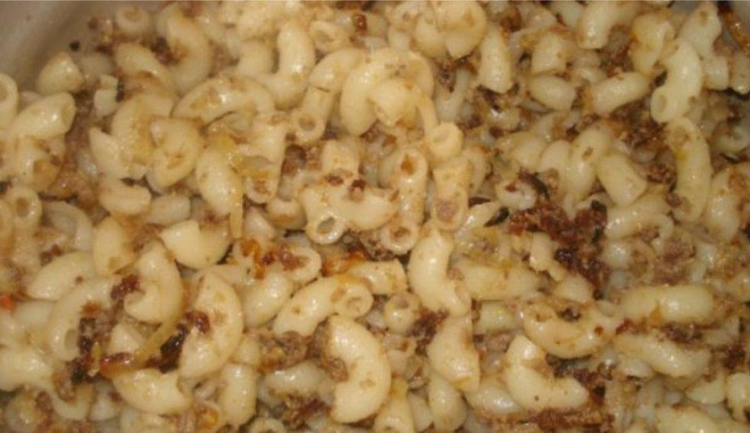 1. Этап. Лапша по-флотски: 7. Когда вода стечет, перемешайте лапшу с фаршем и подавайте к столу. Приятного аппетита!