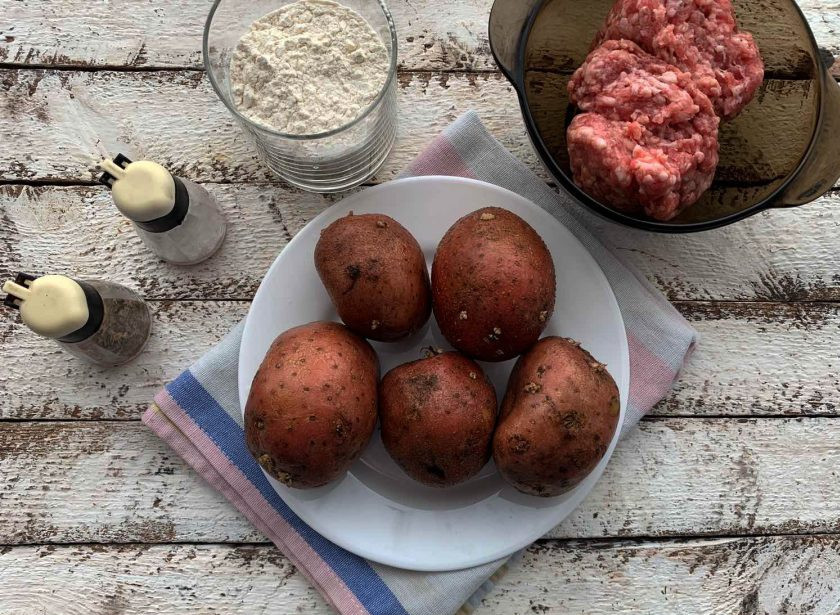 1. Этап. Белорусские клецки: Подготовьте все необходимые ингредиенты.