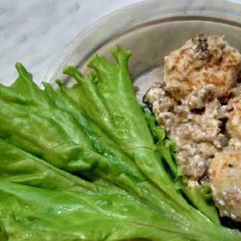 Фрикадельки в грибном соусе