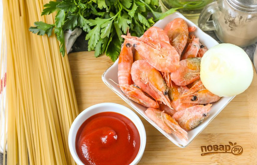 1. Этап. Паста с креветками в томатном соусе: Подготовьте указанные ингредиенты.