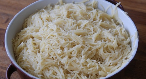 1. Этап. Вермишелевая запеканка: В кастрюле отварите вермишель.