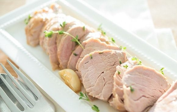 1. Этап. Свиная вырезка с пряным соусом: 5. Варите соус пару минут. Подавайте мясо в нарезанном, полив соусом. Приятного аппетита!