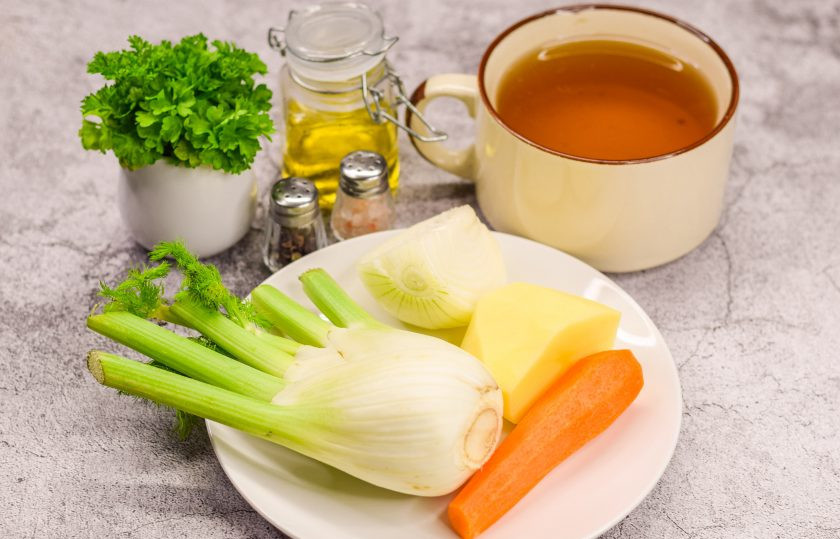 1. Этап. Крем-суп из фенхеля: Подготовьте ингредиенты. Овощи берите среднего размера.