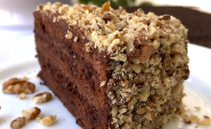 1. Этап. Шоколадно-ореховый торт (обалденный!): 6. Смажьте торт кремом и присыпьте его орехами. Уберите торт в холодильник на ночь. За час до подачи выставьте торт из холодильника. Приятного аппетита!