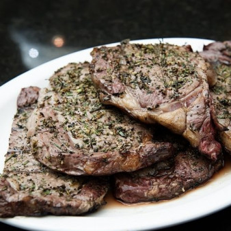 Стейк на решетке