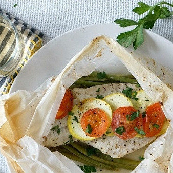 Рыба с овощами в пергаменте