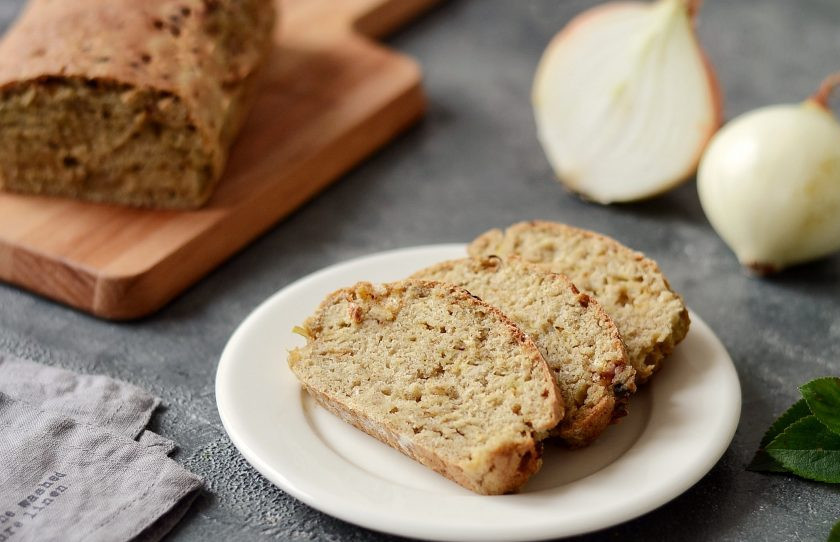 1. Этап. Луковый хлеб в духовке без дрожжей: Луковый хлеб готов, приятного аппетита!